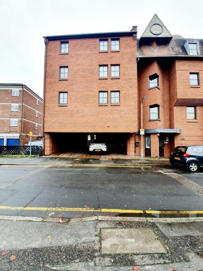 Chelmsford Town Centre Apartments With Car Parking Exterior foto